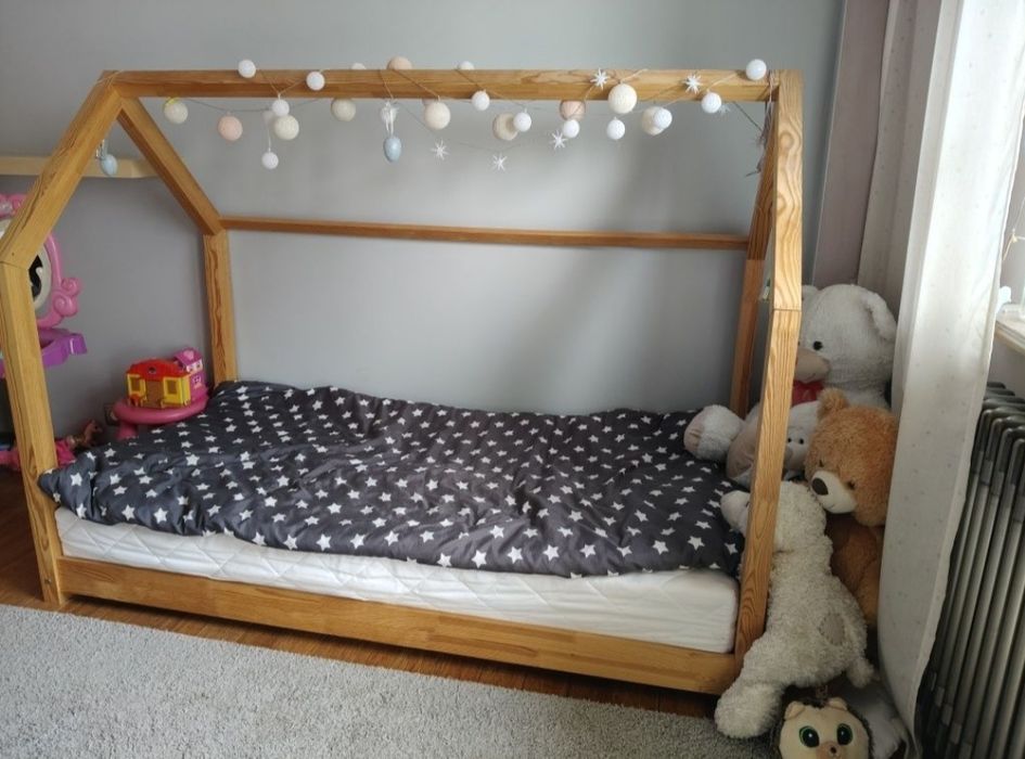 Łóżko domek + materac