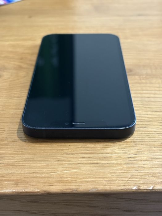iPhone 12 64GB czarny, case w gratisie