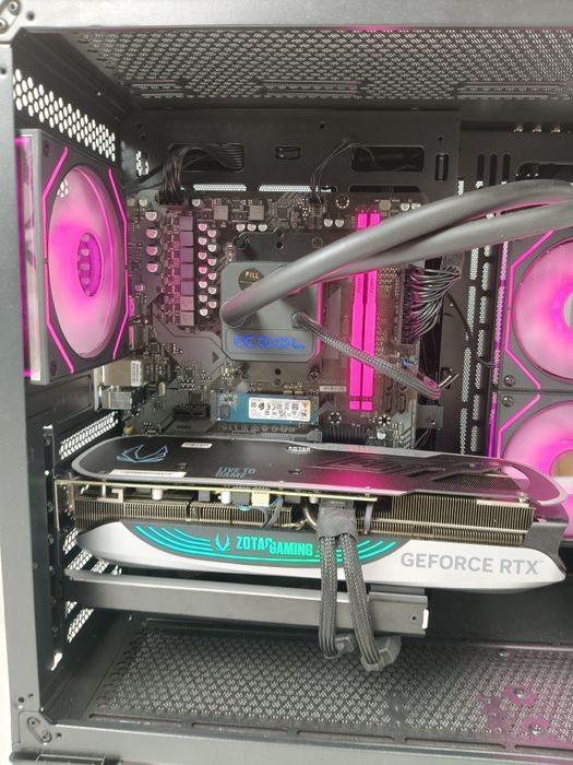 Komputer Gamingowy Ryzen 5 7600x,32 GB DDR5, RTX 4070 Ti, Win 11 Pro
