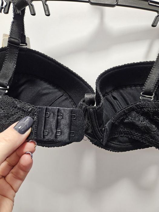 Biustonosz bardotka Nipplex 65E czarny