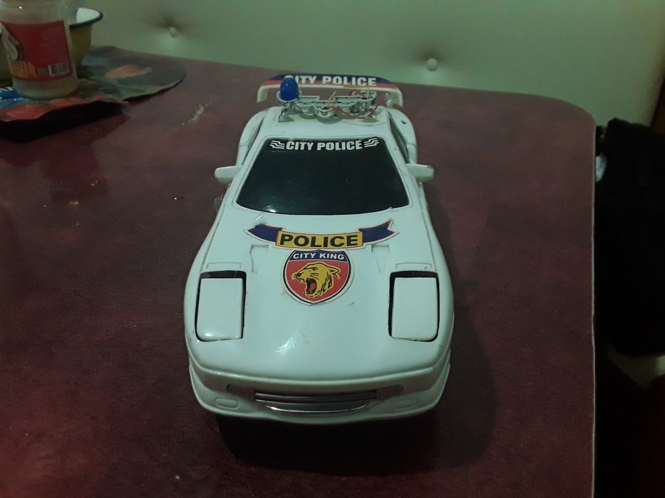 Трактор з прицепом.