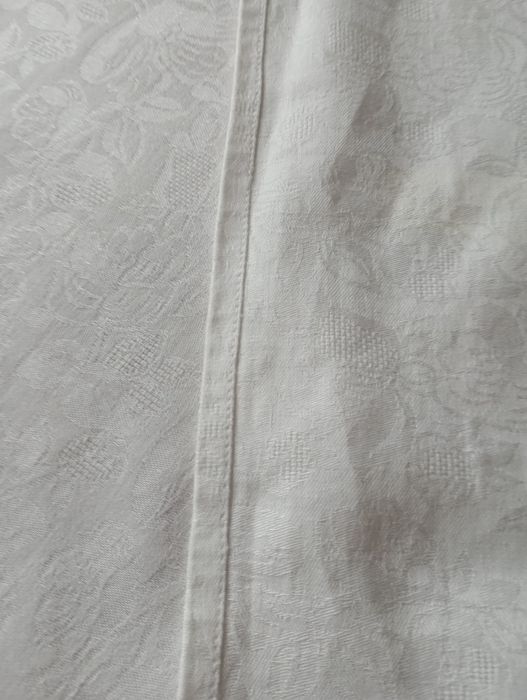 Obrus  damasowy biały 110 cm x 154 cm
