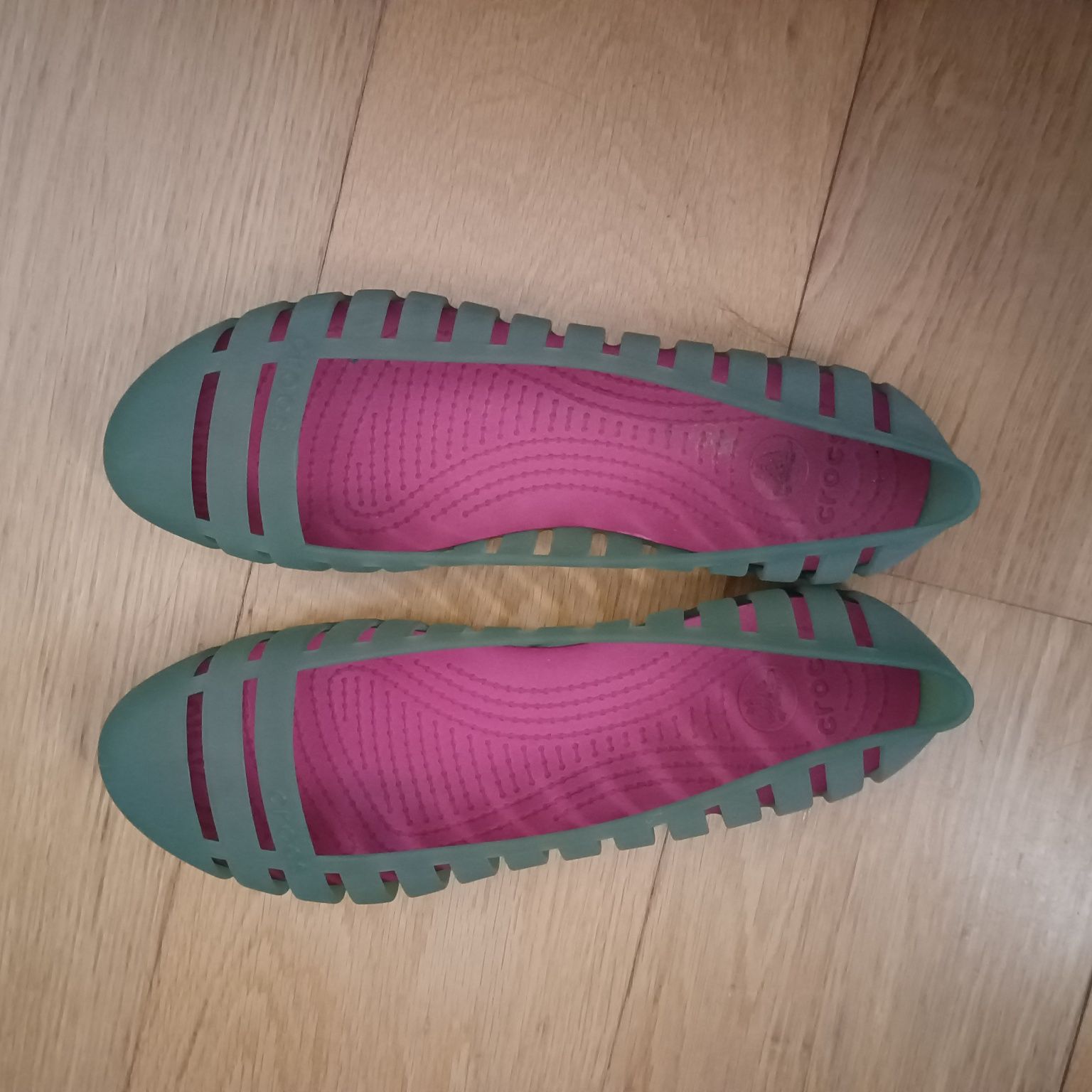 Sapatos CROCS Azul turquesa e rosa Algés, Linda-A-Velha E Cruz  Quebrada-Dafundo • OLX Portugal