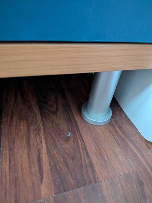 Zestaw dwóch szafek: 1 stojąca (90 x 113 cm), 1 wisząca (90 x 28 cm)