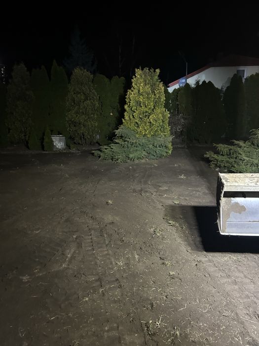 Usługi Minikoparką 3T oraz Samochodem Ciężarowym 15T