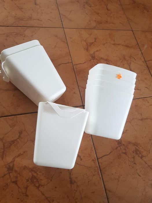 8  pojemników na kredki ikea