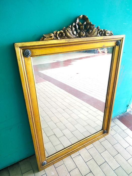 Bonito Espelho antigo em Talha Dourada