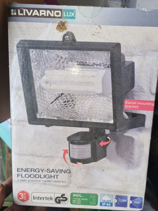 Naświetlacz halogenowy