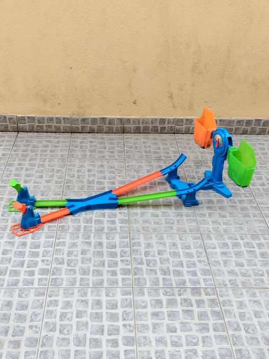 Pista "balança " hot Wheels