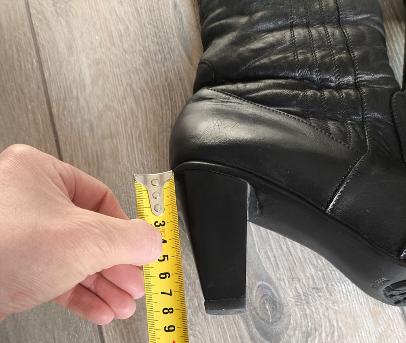 Кожані сапожки  на цегейці 40 розміру