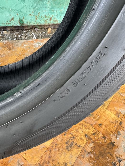 Шина літня 1 шт Hankook Ventus S1 evo3 245/45 R19 7мм 2024