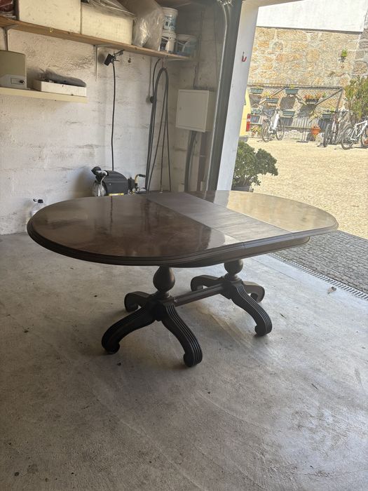 Conjunto mesa de sala e cadeiras