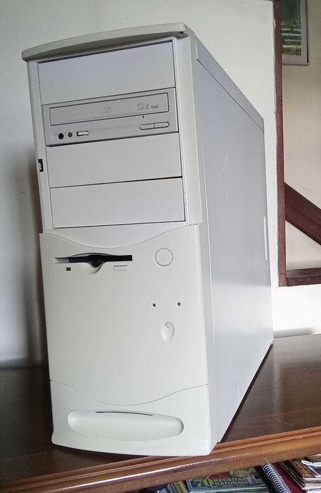 [PC Vintage] Computador Windows 98 com Pentium II a 333mhz + Soundblaster