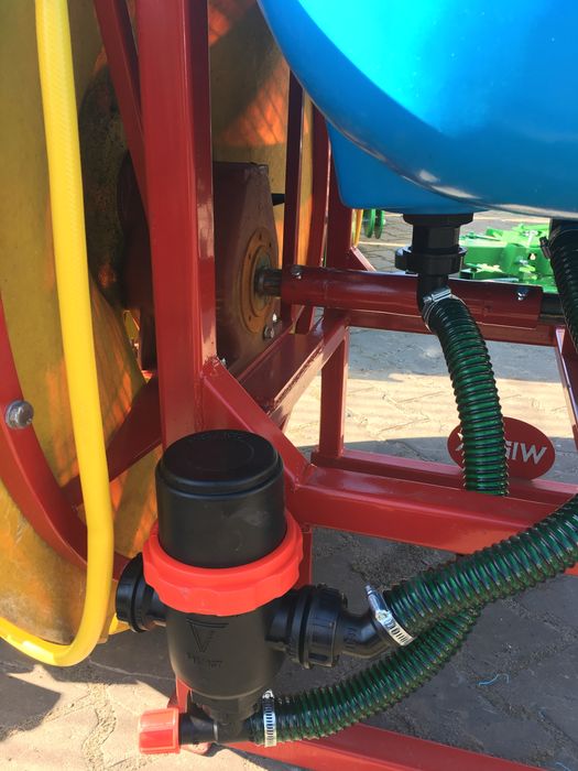 Садовий оприскувач на мтз, вентиляторний оприскувач