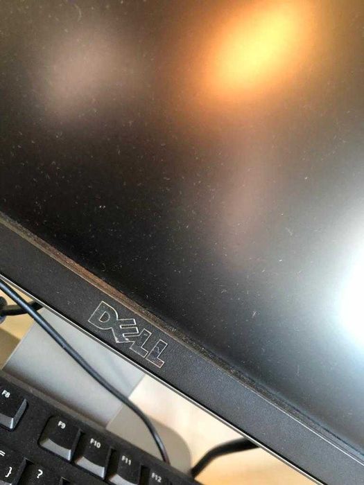 Dell Monitor, Almost Unused64409371554818124
