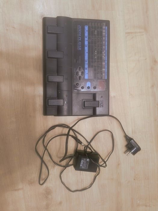 ZOOM 2020 Player 1994 – kultowy vintage multiefekt – analogowy DIST/COMP – DO NAPRAWY