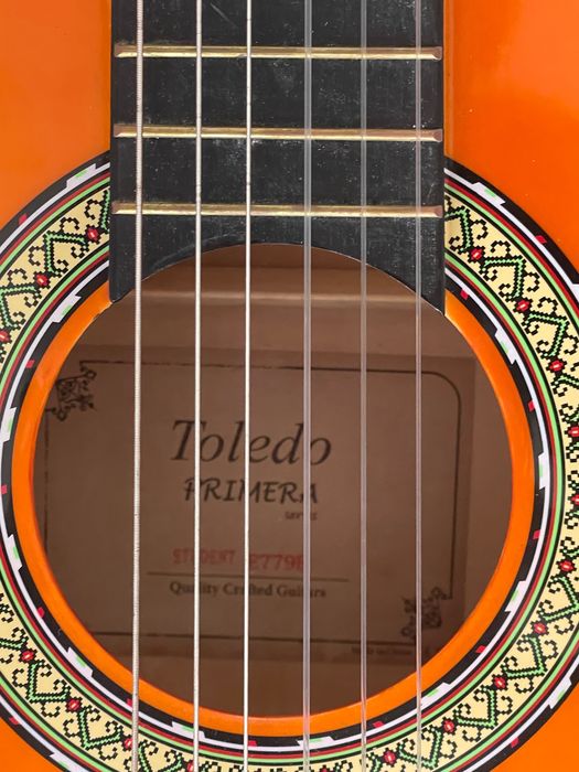 Guitarra de iniciante como nova