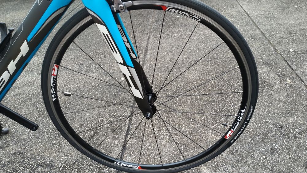 Bicicleta de estrada BH G6