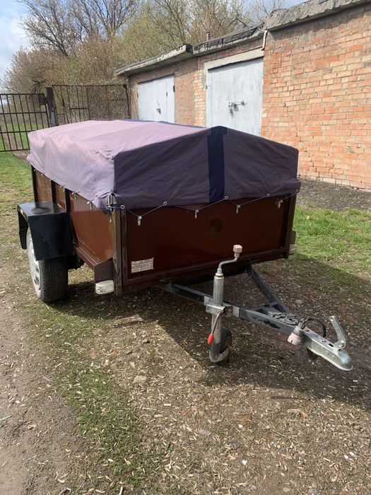 Бакелітовий причіп  2000/1200/400 у хорошому стані