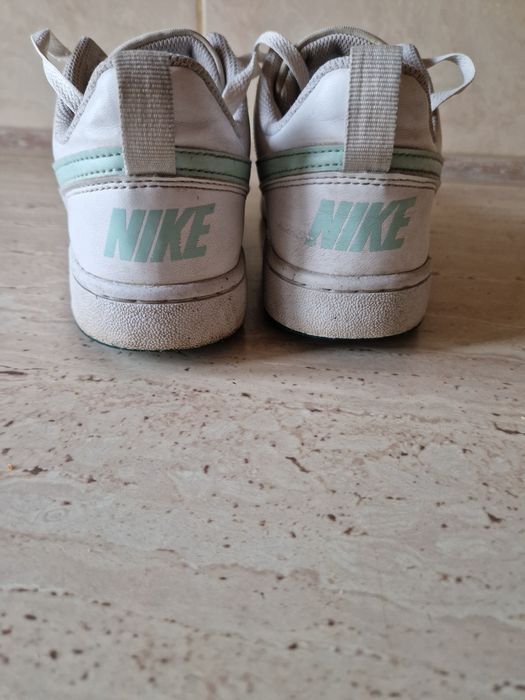Buty Nike Court Borough r 39