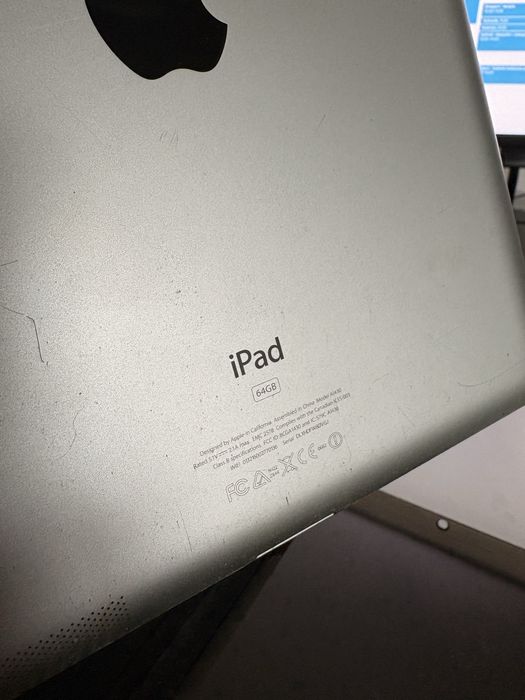 iPad 3 gen. 64 GB (MD368PL/A) – dobry stan, gotowy do użycia + etui