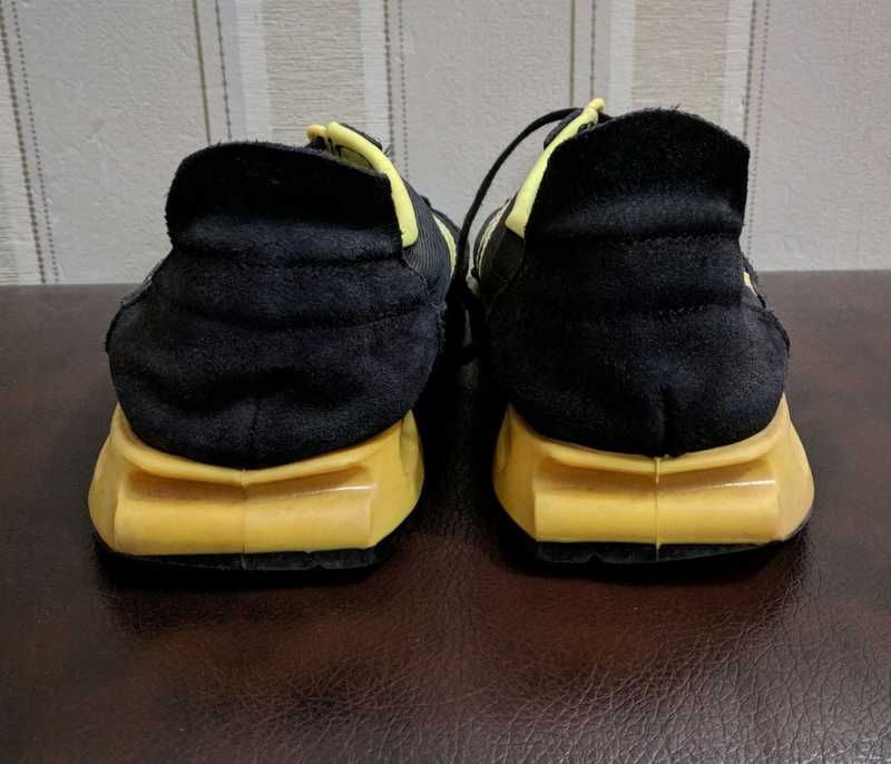 Стильные салатово-чёрные кеды Clarks с твердой подошвой, 43 размер.