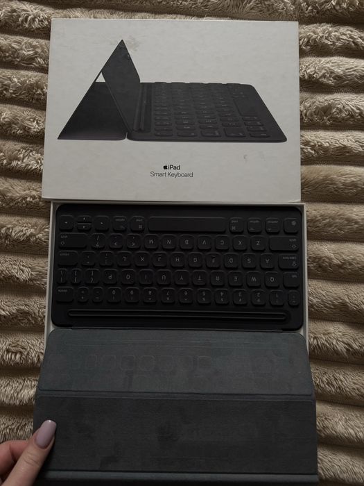 Чохол-клавіатура Apple Smart Keyboard