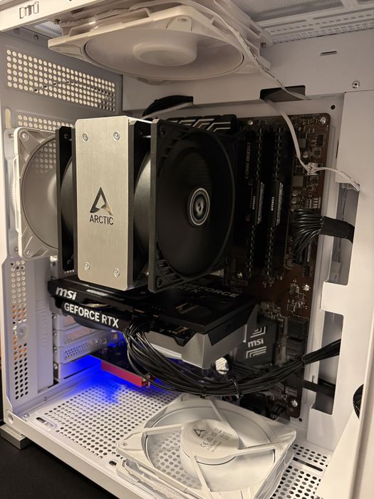 PC Gaming • RTX 5060 • 32gb RAM • ryzen 7 5800x • 500gb SSD