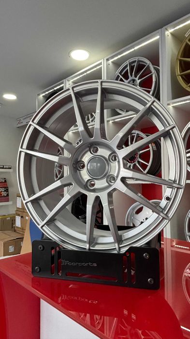 Jante Look OZ Ultra 18×8 ET40 5×112 – Cinza