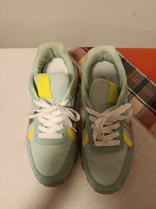 Sapatilhas de desporto Lacoste modelo feminino