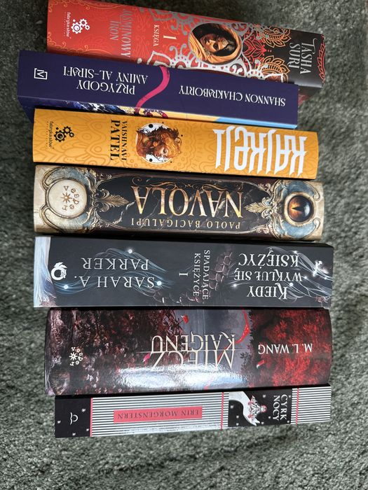 Pierwsze tomy / jednotomówki fantasy / romantasy