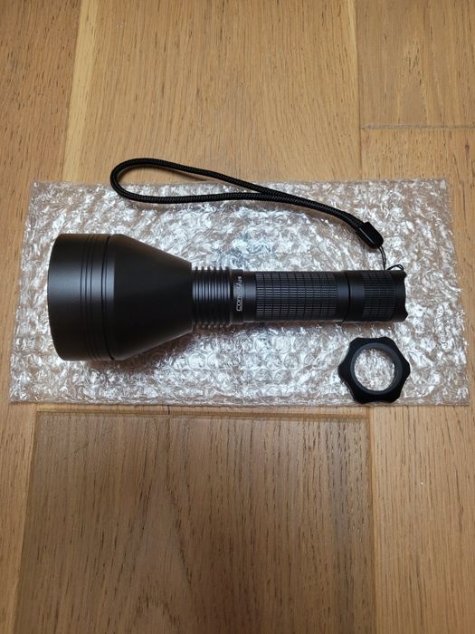 Fabrycznie nowa latarka Convoy L21B SFT-40 3000K