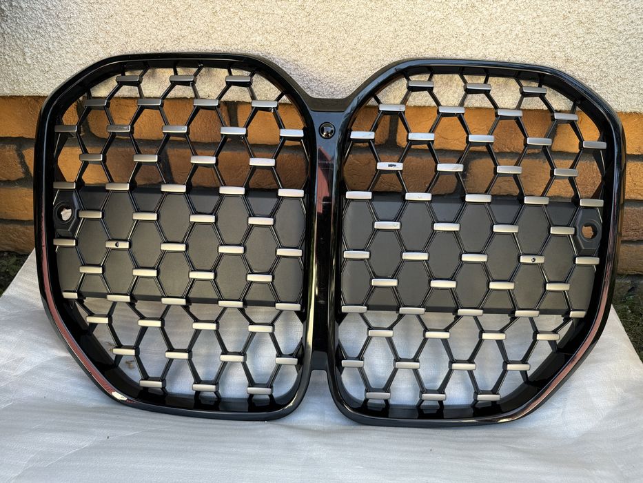 решітка ніздрі в передній бампер bmw G серії