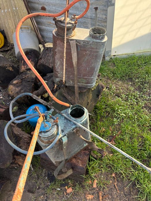 Duas máquinas de sulfatar