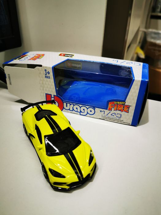 2020 Chevrolet Corvette Stingray Coupe Burago 1/43