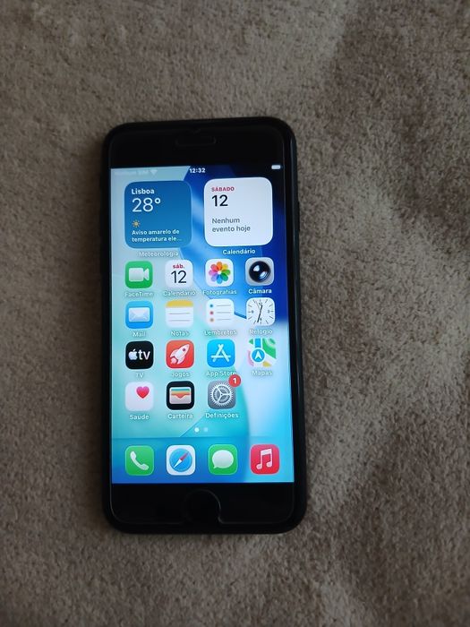 IPHONE SE ,64 GB, bem estimada.