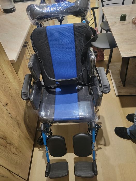 Нове інвалідне крісло