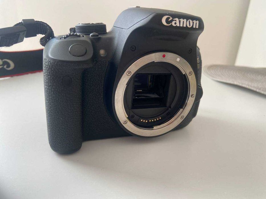 thumbnail image 2 of Replacement Battery Cover Door For Canon EOS 700D / Rebel T5i / KISS X7i 2 of 4