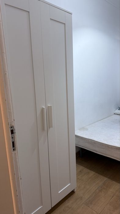 Jogo de quarto de solteiro  com cama, colchão, mesa de cabeceira