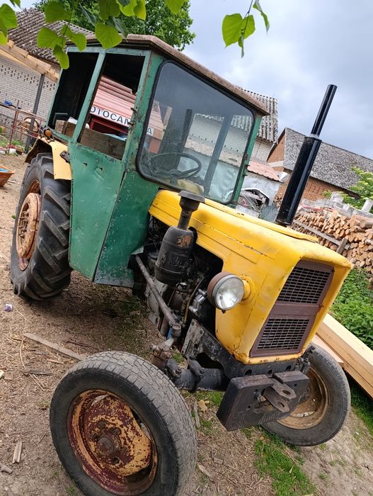 Traktor  ciągnik c330