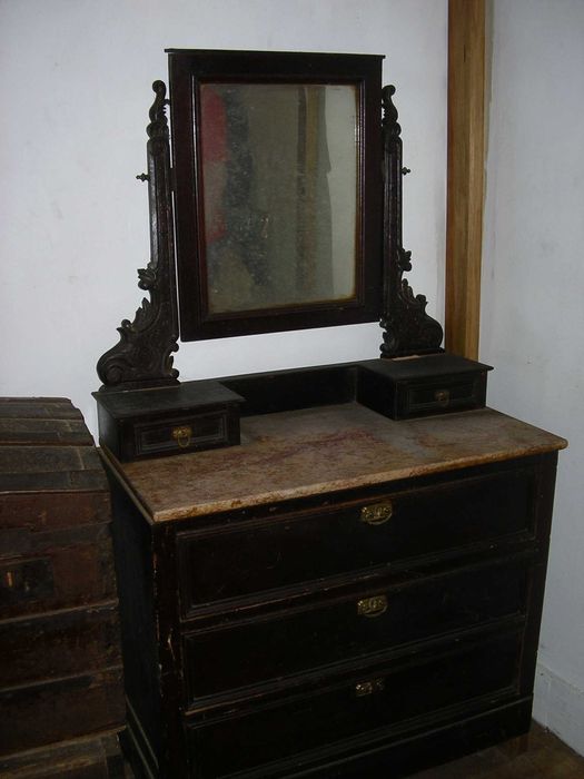 Toucador / Cómoda muito antigo, com Espelho
