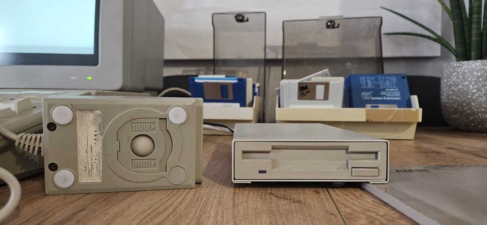 Duży zestaw Atari 1040 ST FM monitor sm124 myszka stacja dyskietki