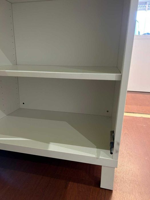 Móvel para arrumações de sala