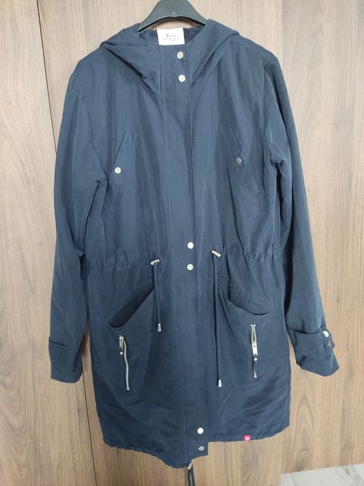 Granatowa parka house