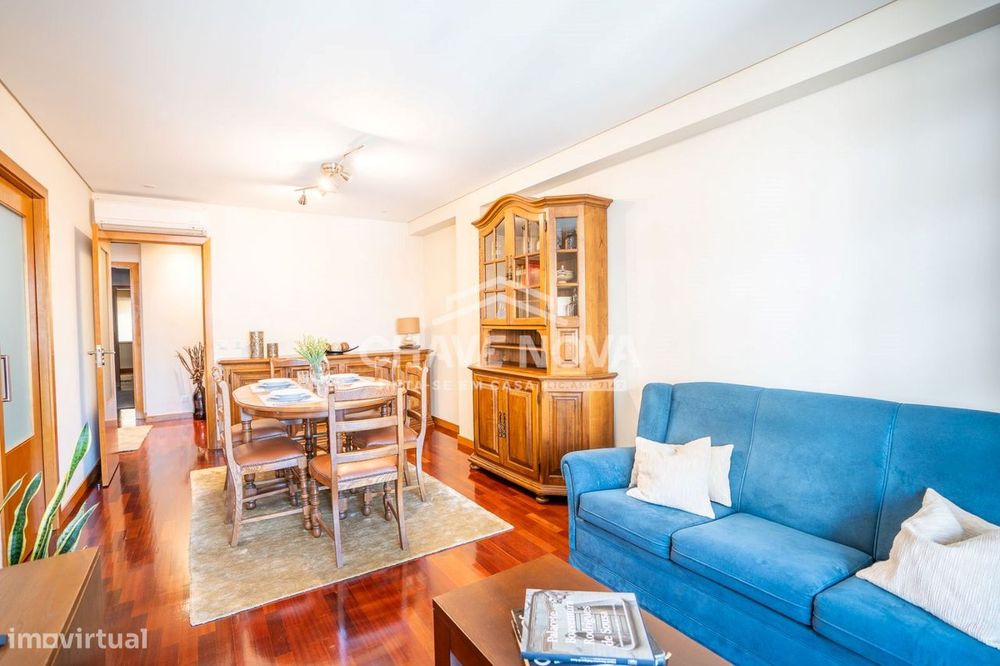 T2+1 (Walk-in Closet) Mobilado em Mafamude