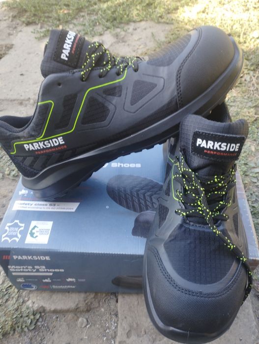 Продам чоловічі кросівки.43 розмір.