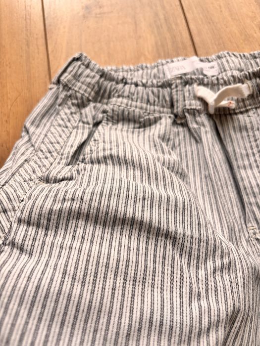 Щорти Zara на хлопчика як нові, підійдуть і на свято і на кожен день, одягались зовсім мало, на зріст 128см
