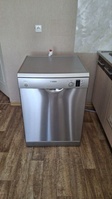 Посудомийна машина BOSCH SMS43D08ME