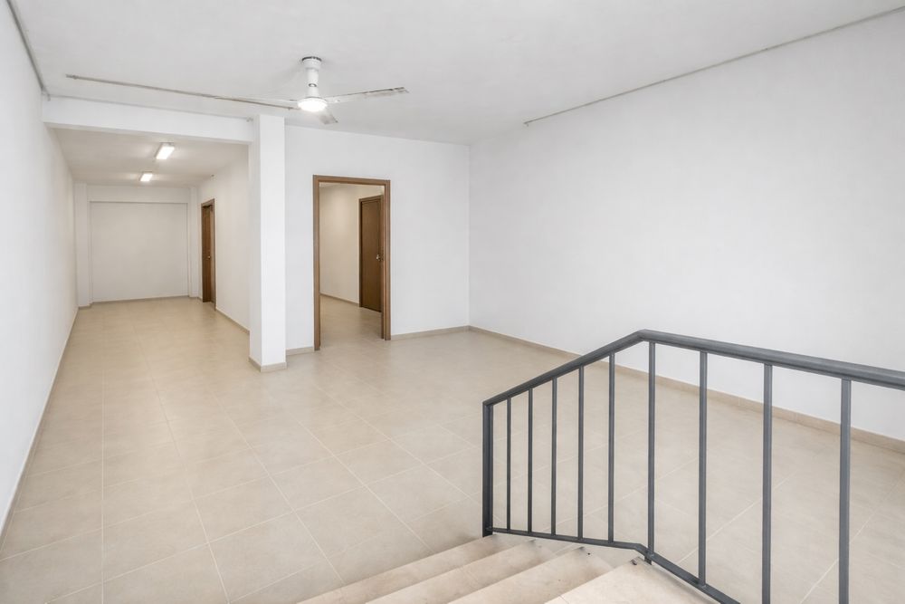 Loja / Apartamento ( Linhó/Beloura) com 82 mts . Excelente localização