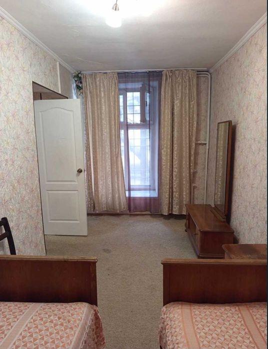 Двокімнатна парк Шевченка Газ 2 входи Можливий поділ на дві квартири